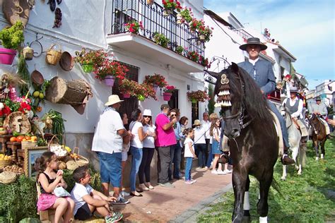 chica estepona|Guide to the Feria Chica de Estepona: tradition and customs..